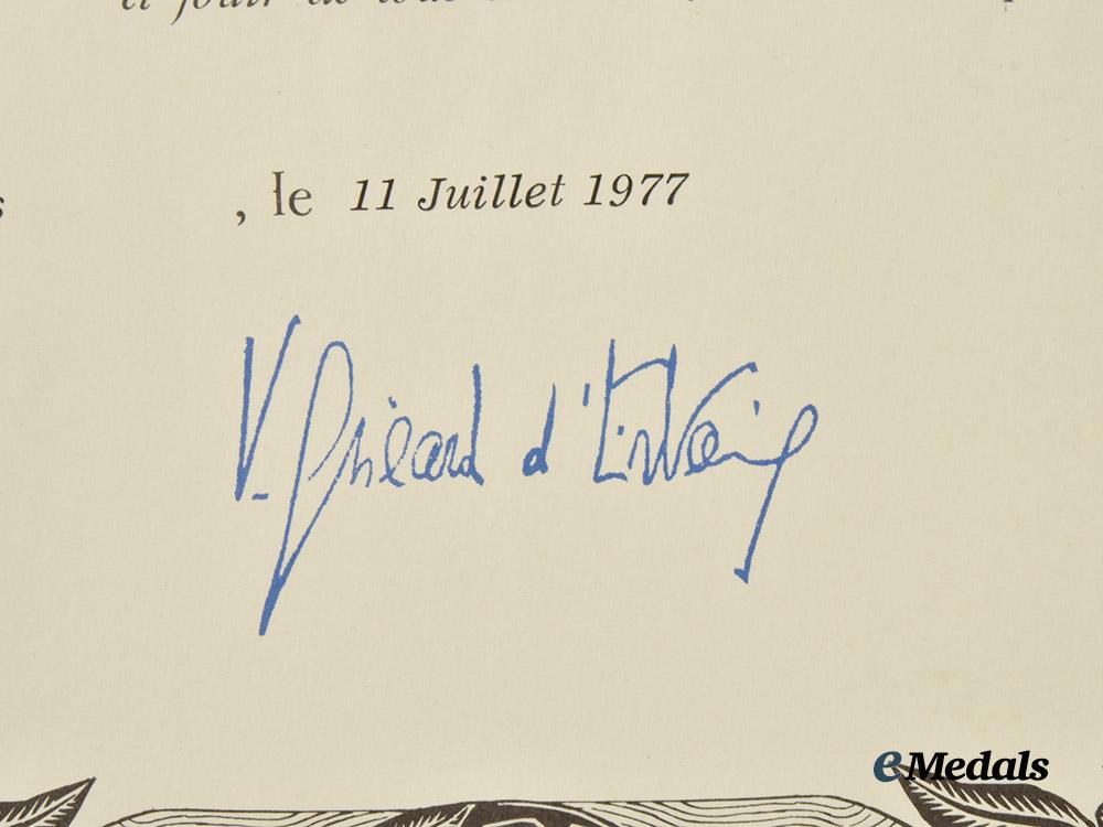 france,_republic._a_legion_of_honour_medal_bar_with_document_to_lieutenant-_colonel_hubert_gautret_de_la_moriciere,_foreign_cavalry,1977.___m_n_c9485