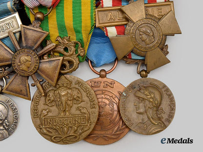 france,_republic._a_legion_of_honour_medal_bar_with_document_to_lieutenant-_colonel_hubert_gautret_de_la_moriciere,_foreign_cavalry,1977.___m_n_c9489