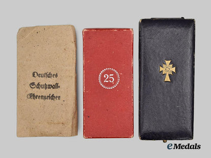 germany,_third_reich._a_mixed_lot_of_awards,_with_cases___m_n_c9494