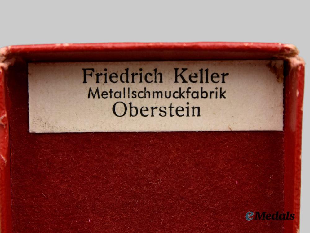 germany,_third_reich._a_mixed_lot_of_awards,_with_cases___m_n_c9496