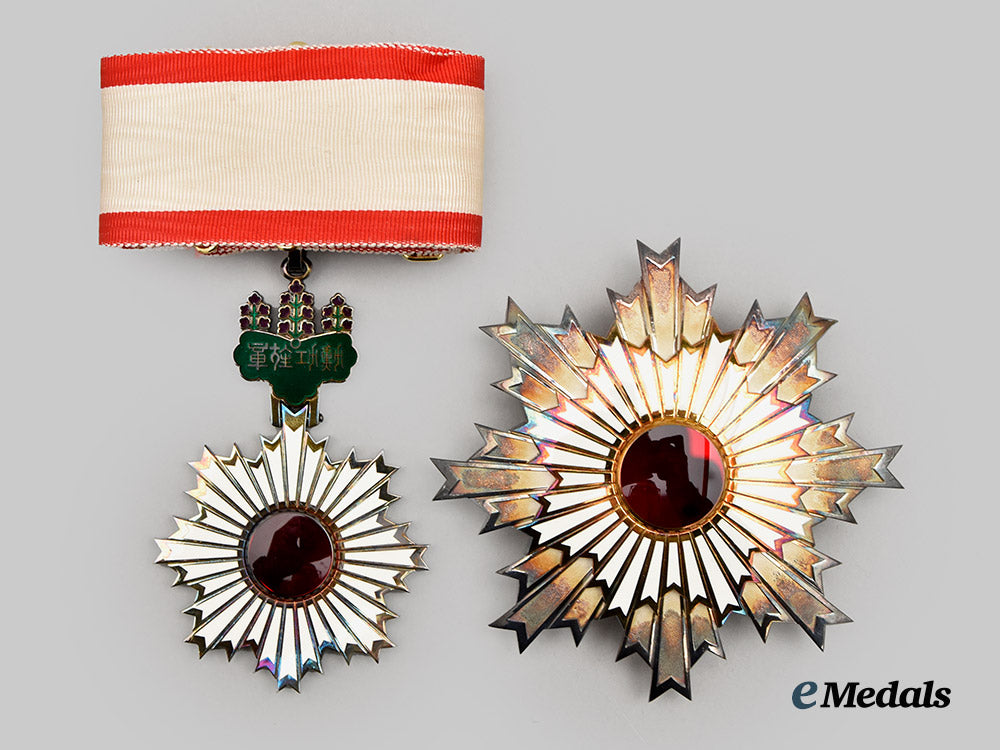 japan,_empire._an_order_of_the_rising_sun,_grand_cordon_set___m_n_c9498