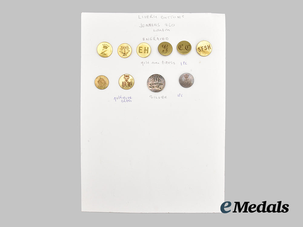 united_kingdom._a_collection_of_regmental_and_military_buttons___m_n_c9519