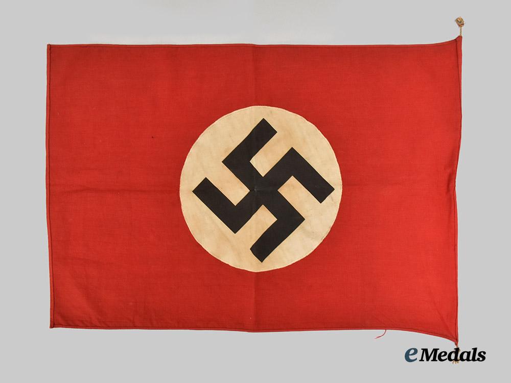 germany,_third_reich._a_small_national_flag___m_n_c9532