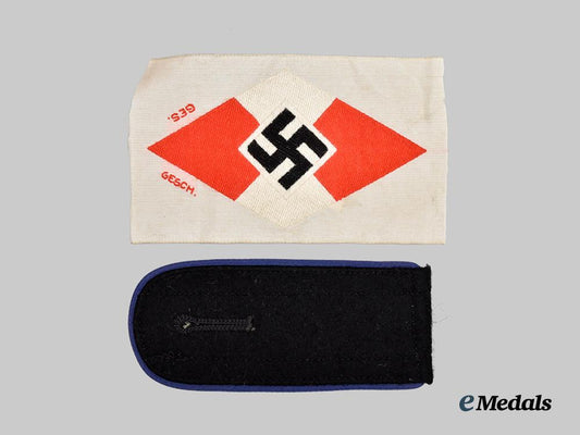 germany,_third_reich._a_pair_of_insignia___m_n_c9533