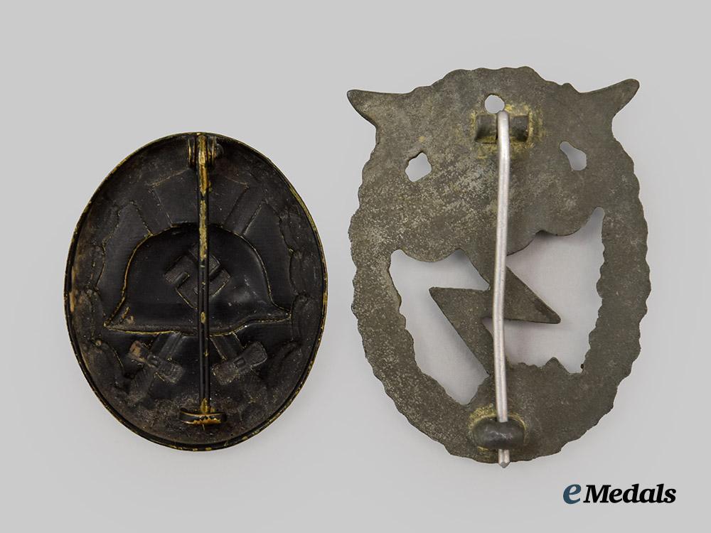germany,_wehrmacht._a_pair_of_service_badges___m_n_c9578