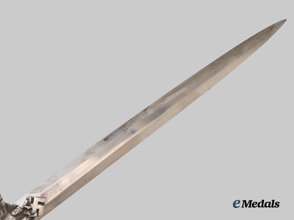 germany,_luftwaffe._an_officer’s_dress_dagger,_by_weyersberg,_kirschbaum&_cie___m_n_c9636