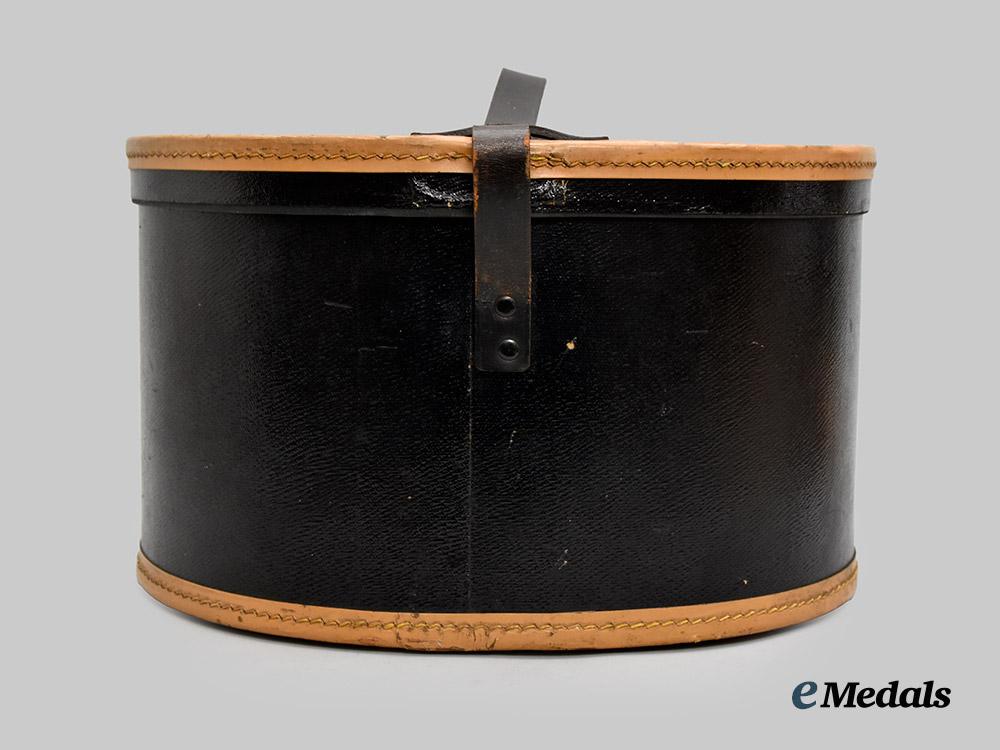 germany,_third_reich._a_storage_case_for_an_officer’s_privately-_purchased_visor_cap,_owner-_named_example___m_n_c9680