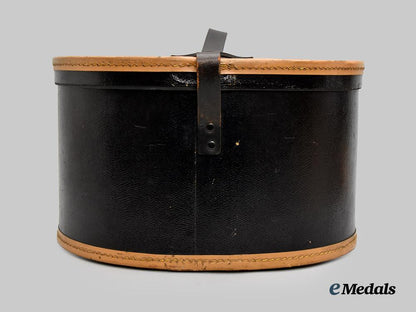 germany,_third_reich._a_storage_case_for_an_officer’s_privately-_purchased_visor_cap,_owner-_named_example___m_n_c9680