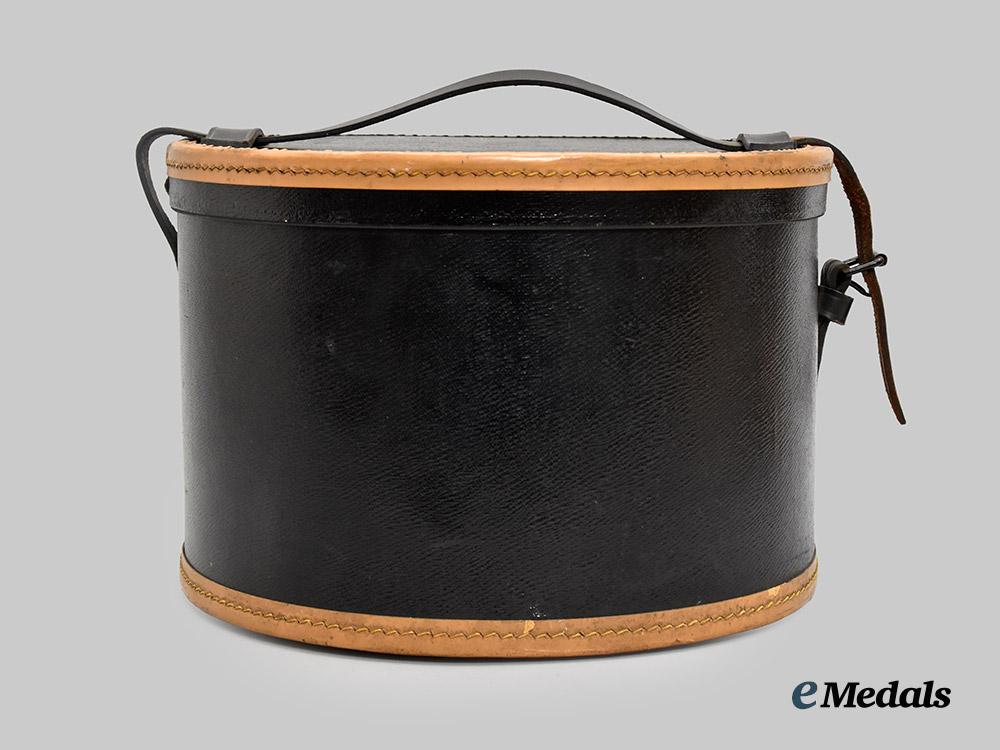 germany,_third_reich._a_storage_case_for_an_officer’s_privately-_purchased_visor_cap,_owner-_named_example___m_n_c9681