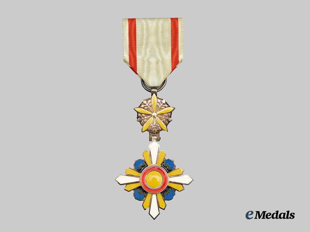 japan,_manchukuo._an_order_of_the_auspicious_clouds,_v_i_class,_c.1935___m_n_c9701