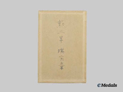 japan,_imperial._an_order_of_the_sacred_treasure,_i_class_breast_star_in_case___m_n_c9749
