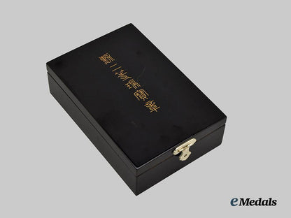 japan,_imperial._an_order_of_the_sacred_treasure,_i_class_breast_star_in_case___m_n_c9751