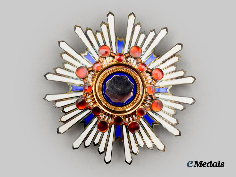 japan,_imperial._an_order_of_the_sacred_treasure,_i_class_breast_star_in_case___m_n_c9754