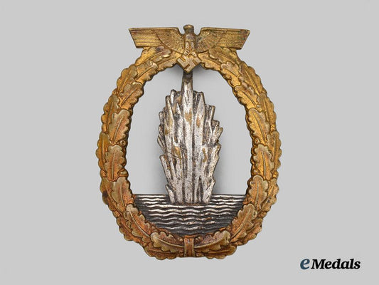 germany,_kriegsmarine._a_minesweeper_war_badge,_by_schwerin___m_n_c9774