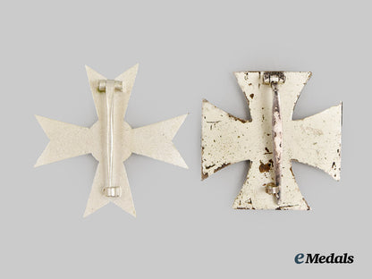 germany,_federal_republic._a_pair_of_second_world_war_service_badges,1957_version___m_n_c9832