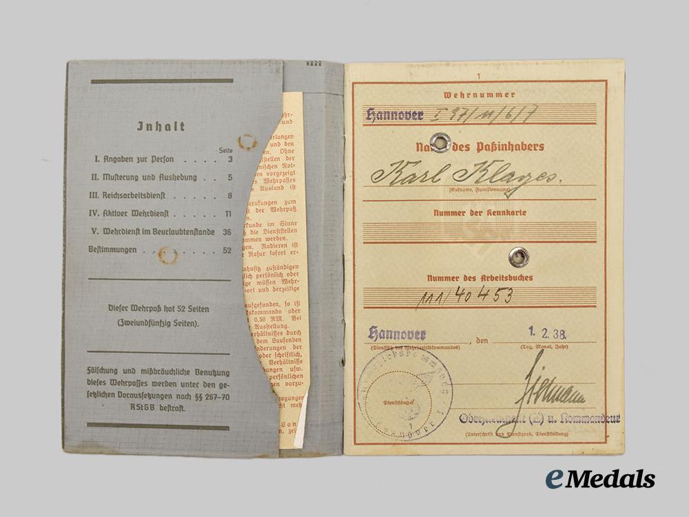 germany,_wehrmacht._a_mixed_lot_of_soldbücher_and_wehrpässe___m_n_c9875