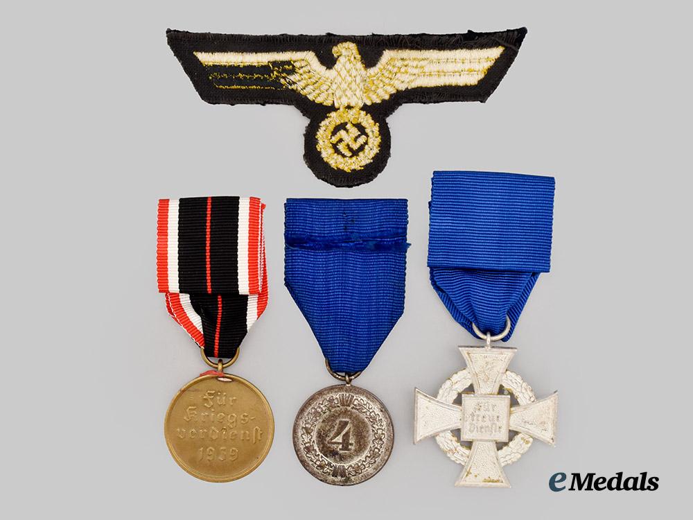 germany,_wehrmacht._a_mixed_lot_of_awards_and_insignia___m_n_c9929
