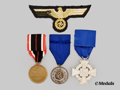 germany,_wehrmacht._a_mixed_lot_of_awards_and_insignia___m_n_c9929