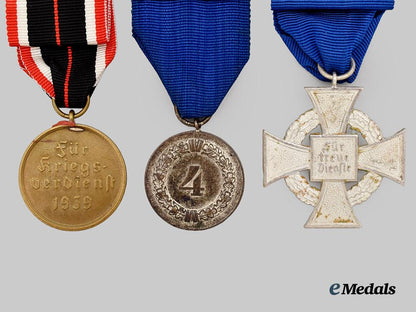 germany,_wehrmacht._a_mixed_lot_of_awards_and_insignia___m_n_c9930