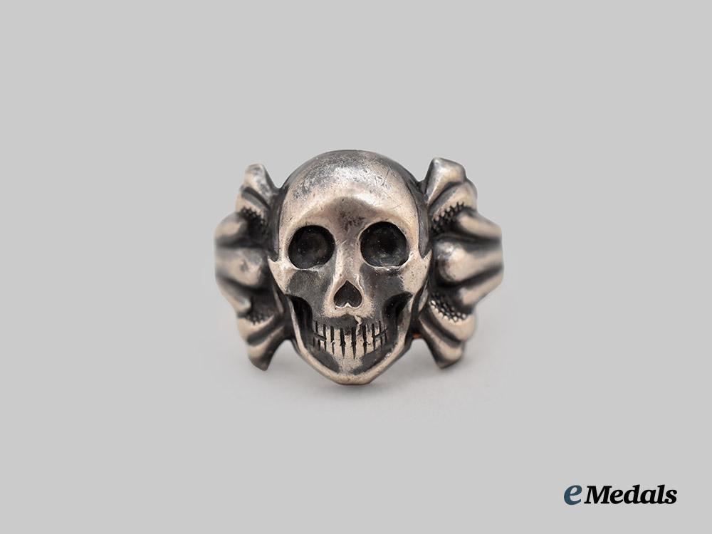 germany,_wehrmacht._a_commemorative_totenkopf_ring_in_silver___m_n_c9963