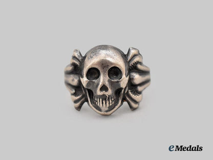 germany,_wehrmacht._a_commemorative_totenkopf_ring_in_silver___m_n_c9963