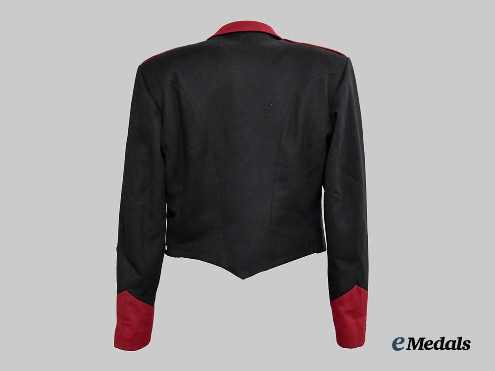 united_kingdom._a_royal_army_medical_corps_mess_dress_jacket_and_vest_with_parachute_qualification_badge___m_n_c9967