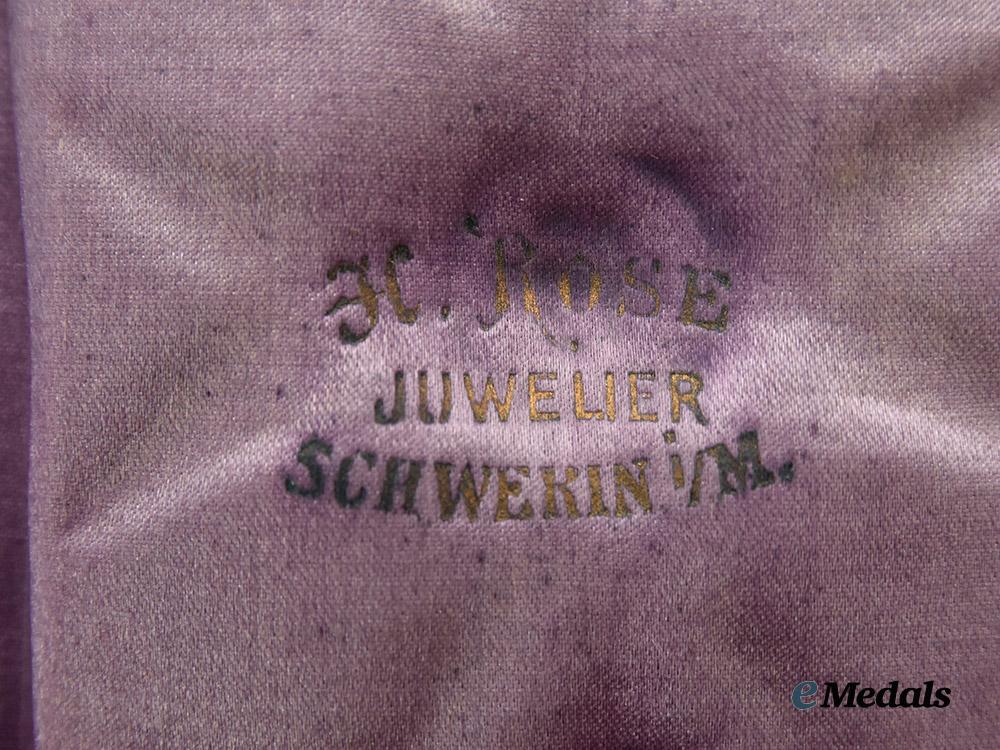 mecklenburg-_schwerin,_grand_duchy._an_order_of_the_griffin,_commander’s_cross_with_case,_by_heinrich_rose___m_n_c9970