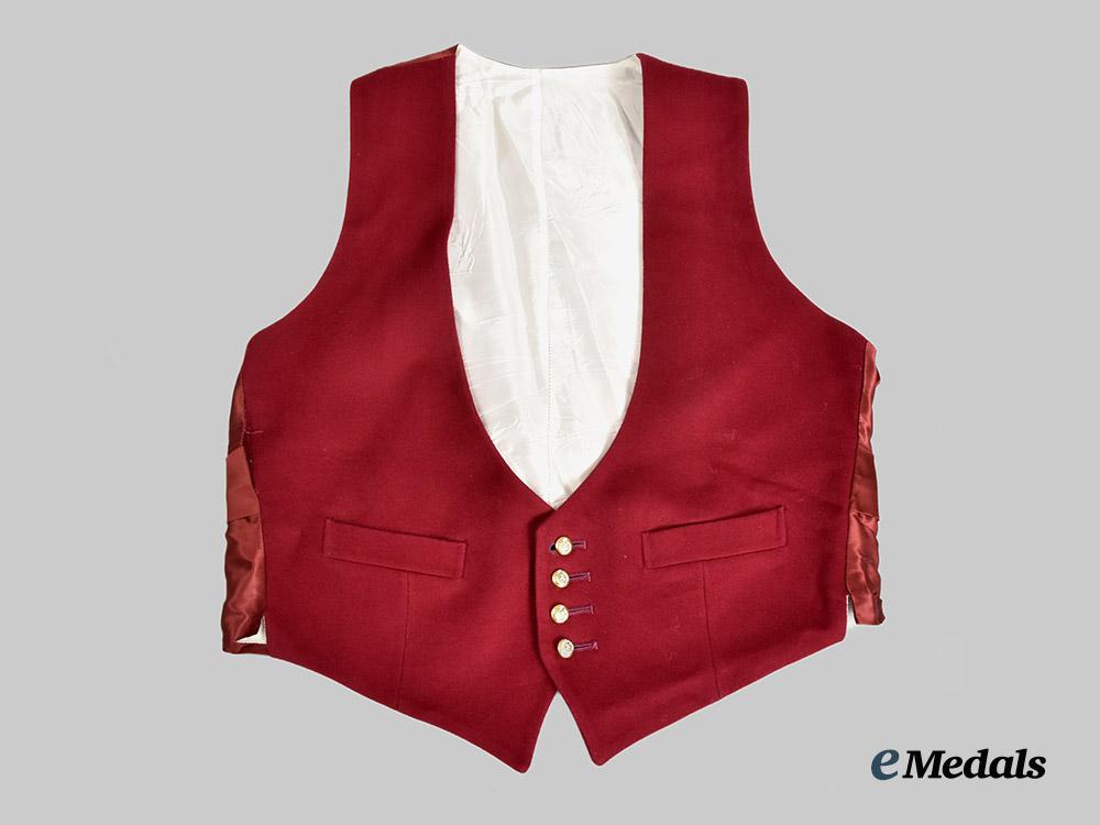 united_kingdom._a_royal_army_medical_corps_mess_dress_jacket_and_vest_with_parachute_qualification_badge___m_n_c9984