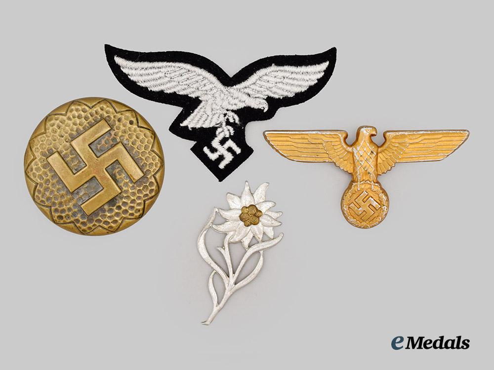 germany,_third_reich._a_mixed_lot_of_insignia___m_n_c9990