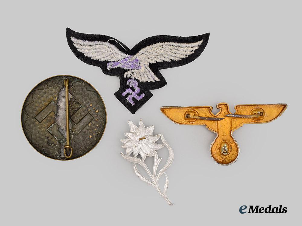 germany,_third_reich._a_mixed_lot_of_insignia___m_n_c9991