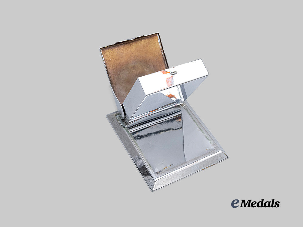 germany,_third_reich._a_patriotic_tabletop_cigarette_case_e_medals__g62836_5