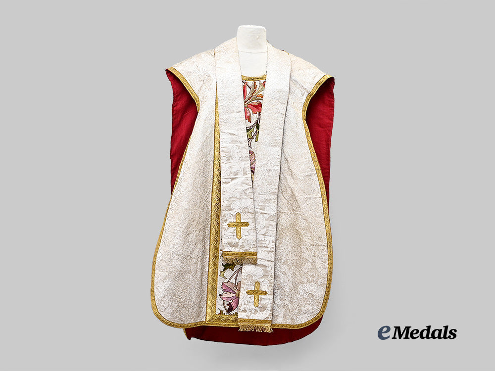 vatican,_papal_state_a_fine_roman_catholic_chasuble_e_medals__e_u24691_2