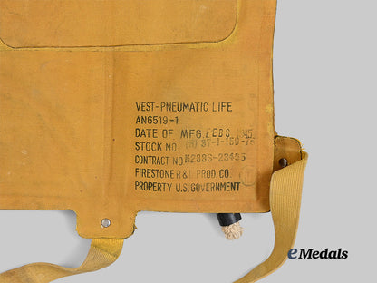 united_states._an_air_force“_mae_west”_pneumatic_life_preserver_vest,_c.1945_e_medals__w8597_5
