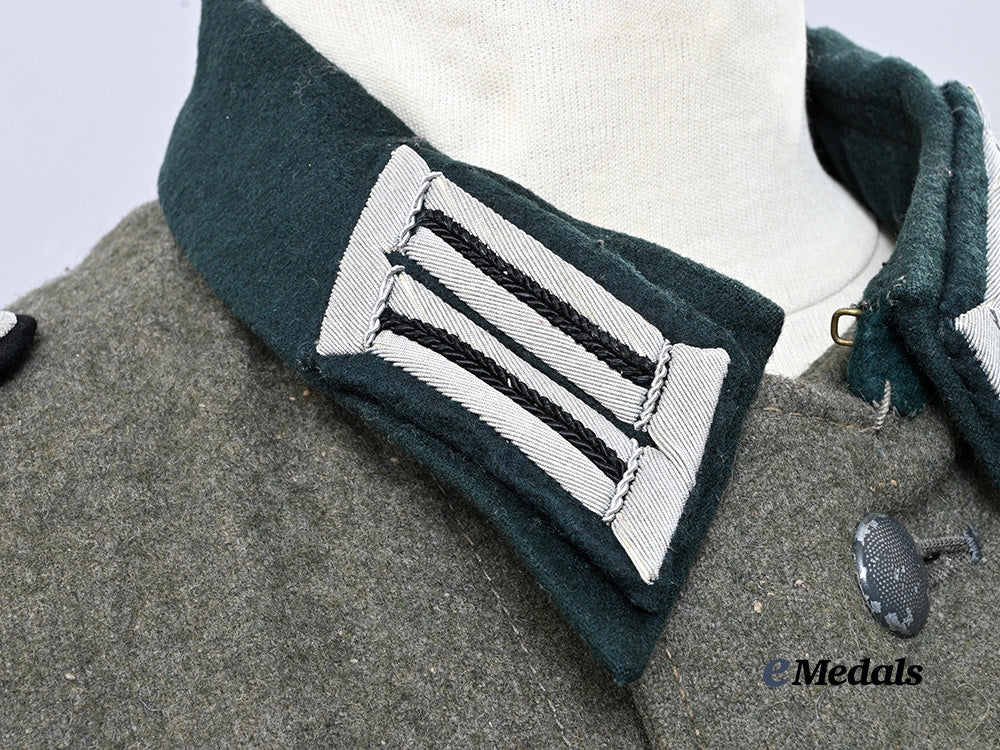 germany,_heer._a_rare_großdeutschland_division_service_tunic_for_a_leutnant_of_engineers,_late-_war_example_e_medals__g62717_12