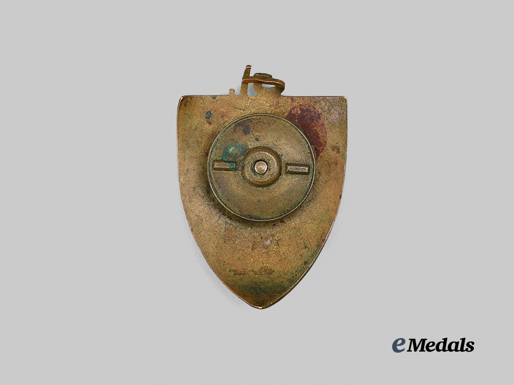 hungary,_kingdom._an_national_agricultural_society_badge,_c.1940_e_medals__e_u24813_3