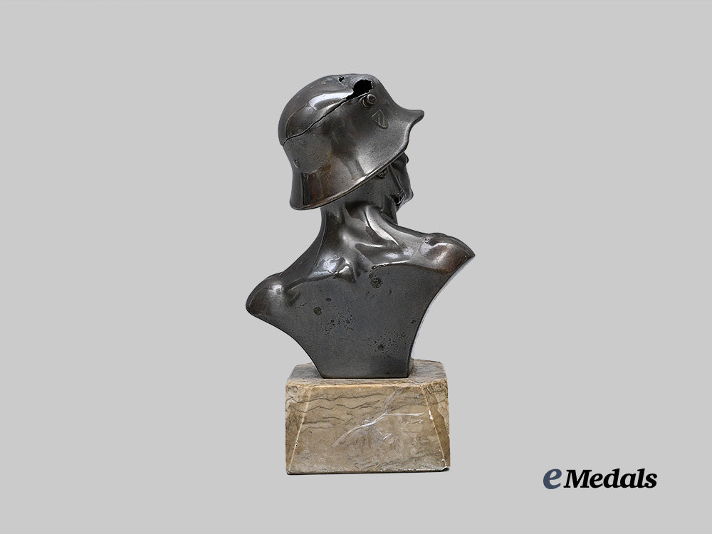 germany,_heer._a_bust_of_a_heer_soldier_e_medals__g62770_5
