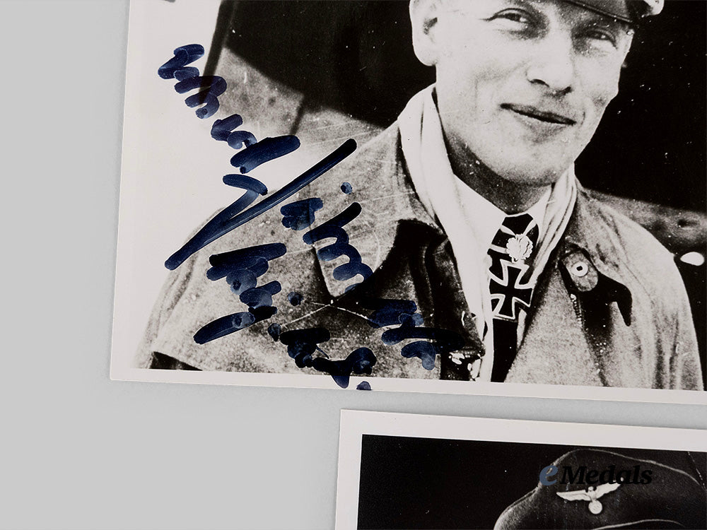 germany,_third_reich._a_lot_of_post-_war_signed_knight’s_cross_winner_photographs_e_medals__g62081_6