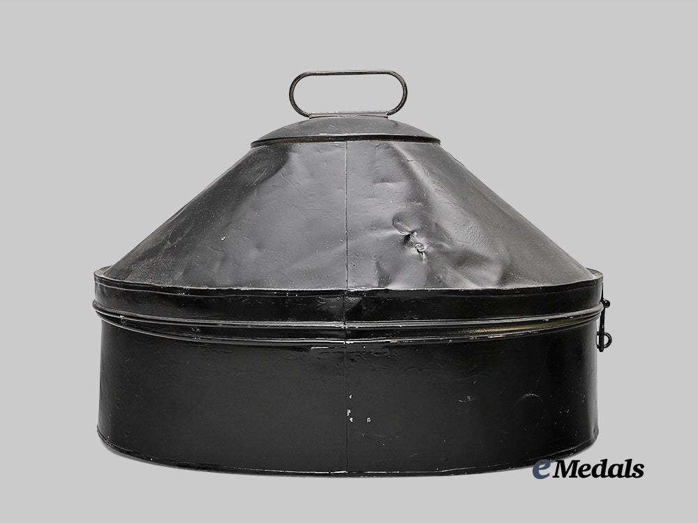 canada._a_queen’s_own_rifles_busby_with_plume_and_metal_case_e_medals__m0432-254_2