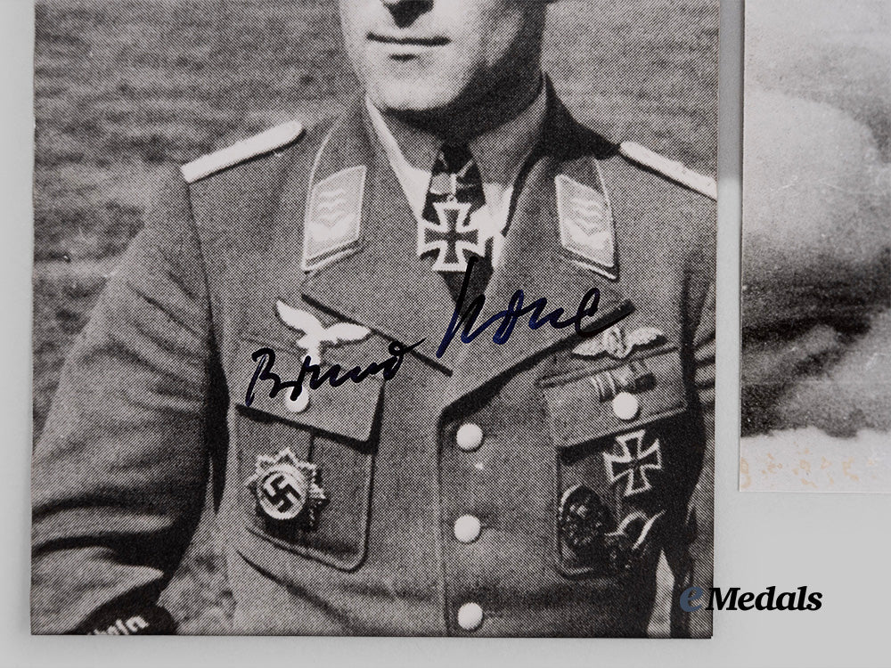 germany,_third_reich._a_lot_of_post-_war_signed_knight’s_cross_winner_photographs_e_medals__g62075_4