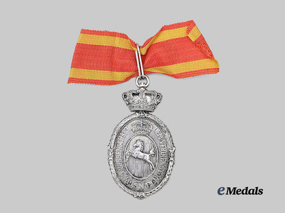 braunschweig,_duchy._a_decoration_for_art_and_science,_i_i_class_with_crown,_published_example_from_the_karsten_klingbeil_collection_e_medals__g62650_4