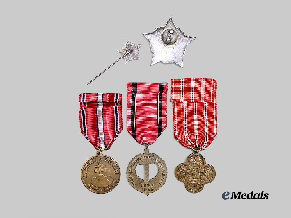 czechoslovakia,_republic._a_lot_of_four_decorations_e_medals__m0625-133_5