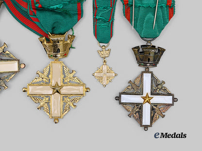 italy,_republic._three_orders_of_merit_of_the_italian_republic,_dame,_officer_and_knight_e_medals__m0625-127_12