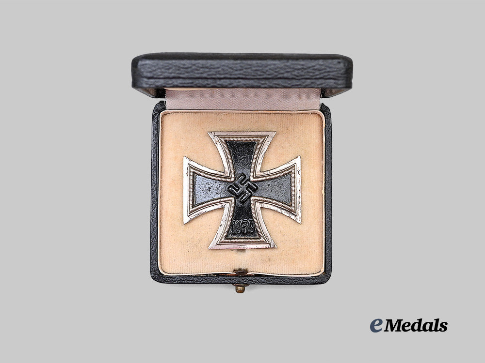 germany,_wehrmacht._a1939_iron_cross_i_class,_with_case,_by_wilhelm_deumer_e_medals__g62900_3