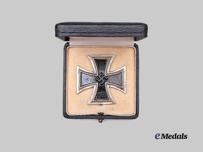 germany,_wehrmacht._a1939_iron_cross_i_class,_with_case,_by_wilhelm_deumer_e_medals__g62900_3