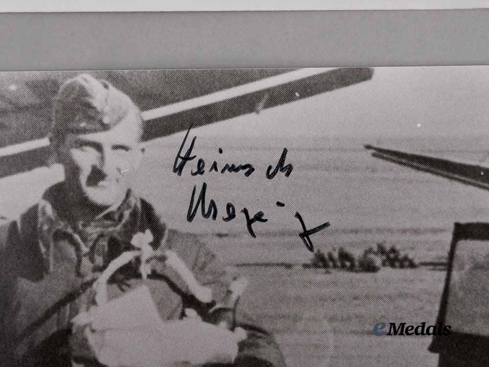 germany,_third_reich._a_lot_of_post-_war_signed_knight’s_cross_winner_photographs_e_medals__g62065_5