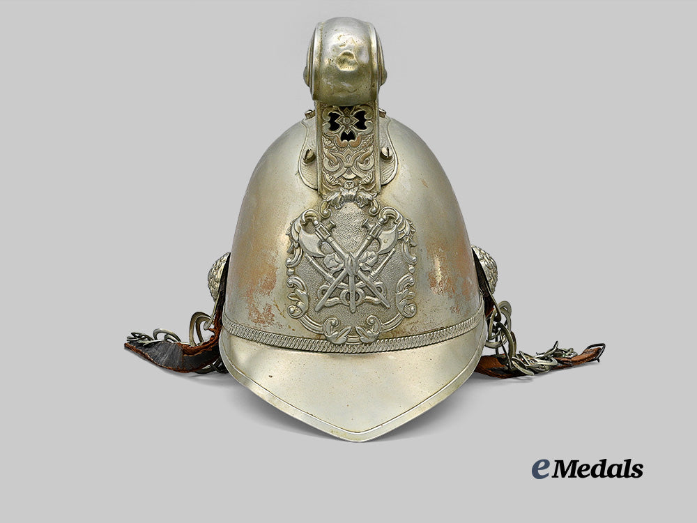 united_kingdom._a_merryweather_fire_service_helmet,_c.1900_e_medals__g_b8325_2