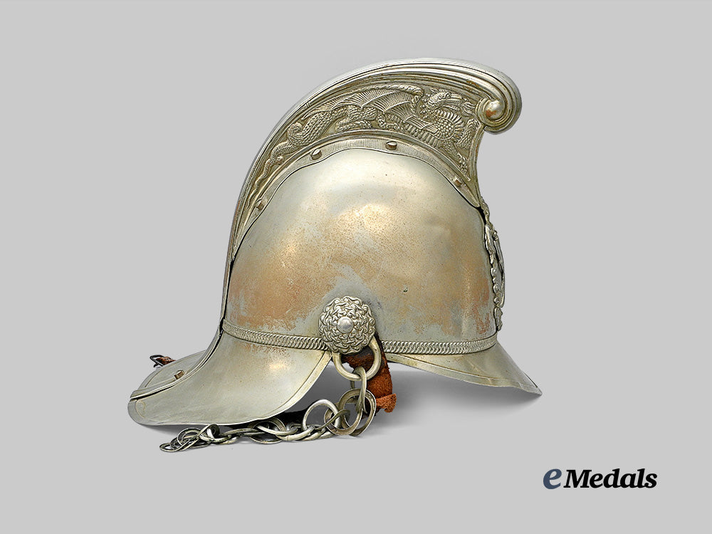 united_kingdom._a_merryweather_fire_service_helmet,_c.1900_e_medals__g_b8325_6