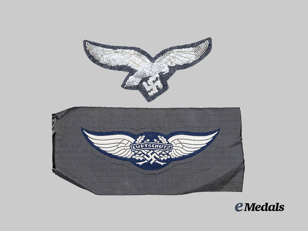 germany,_third_reich._a_pair_of_insignia_for_luftwaffe_and_luftschutz_personnel_e_medals__g62817_2
