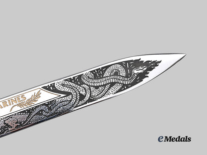 united_states._a_u._s_marines_vietnam_commemorative_bayonet_of_honour,_in_case_e_medals__w8471_13