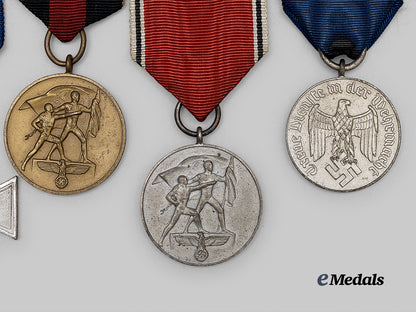 germany,_third_reich._a_mixed_lot_of_awards_for_military_and_occupation_service_e_medals__g62852_4